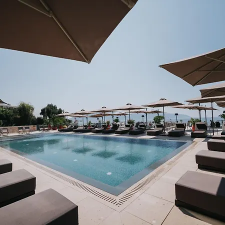 Magnus Hotel&spa Vlorë