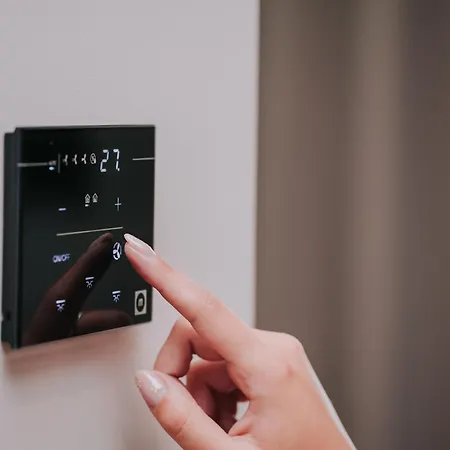 Ξενοδοχείο Magnus & 4*