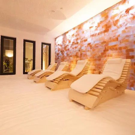 Magnus & Hotel Vlore