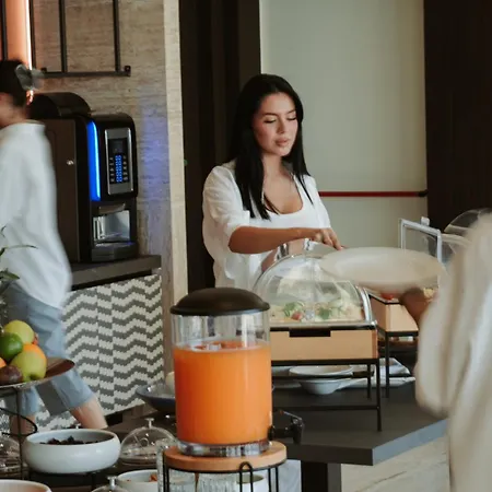 Otel Magnus & 4*