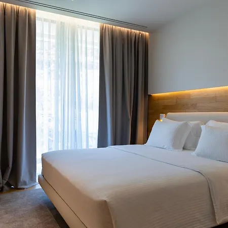 Otel Magnus & 4*