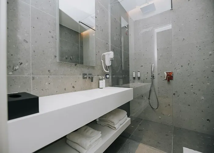 Magnus & Otel Avlonya