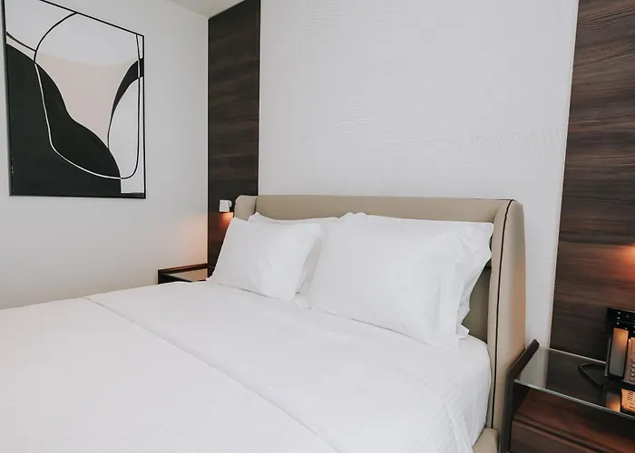 Magnus & Otel