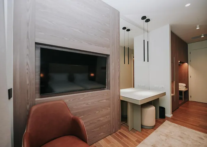 Otel Magnus & Avlonya