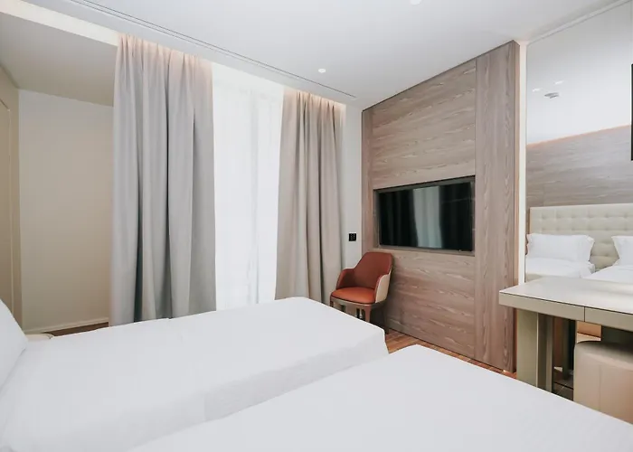 Otel Magnus & 4*